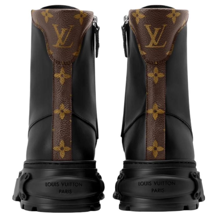 LOUIS VUITTON Squad