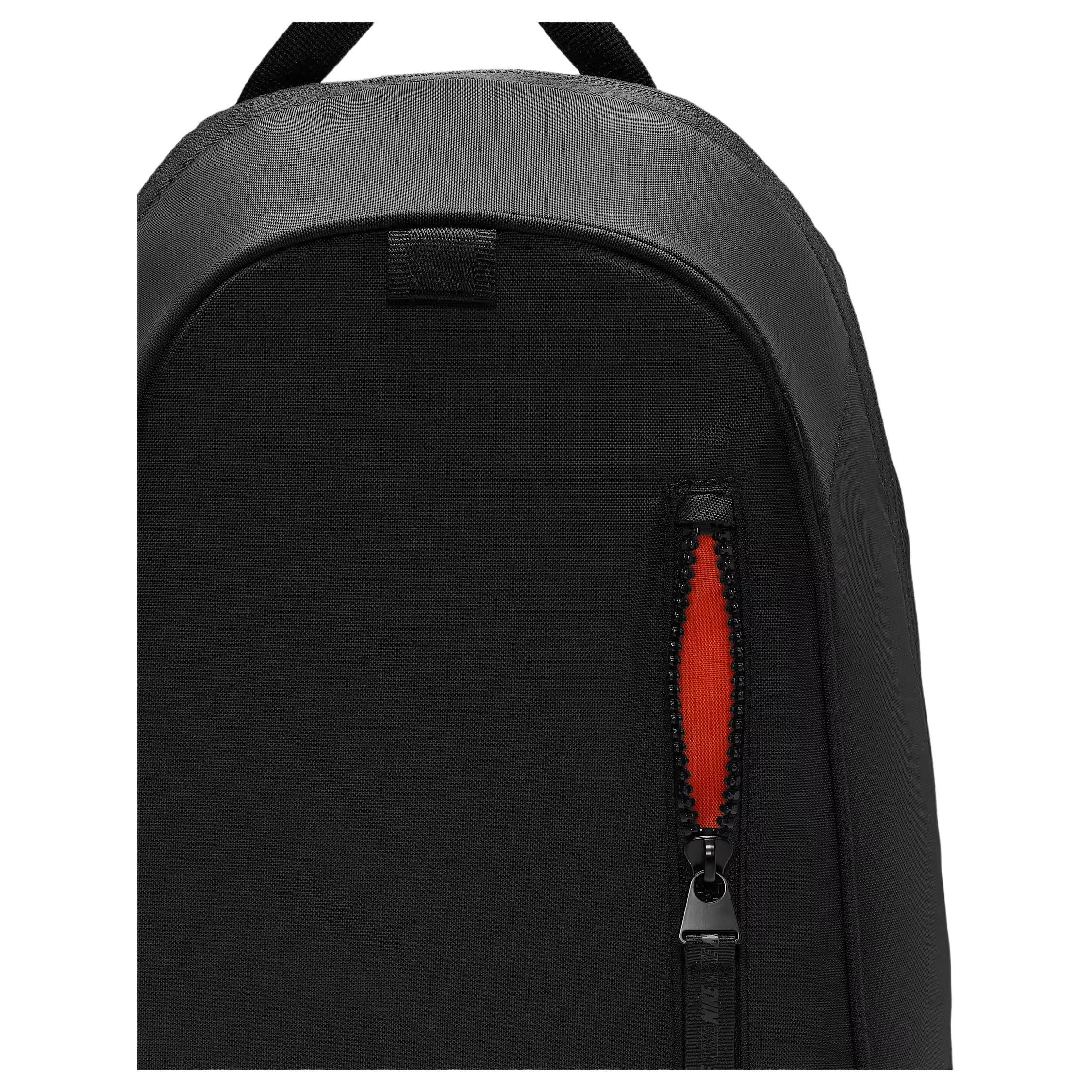 Nike Sportswear Commute