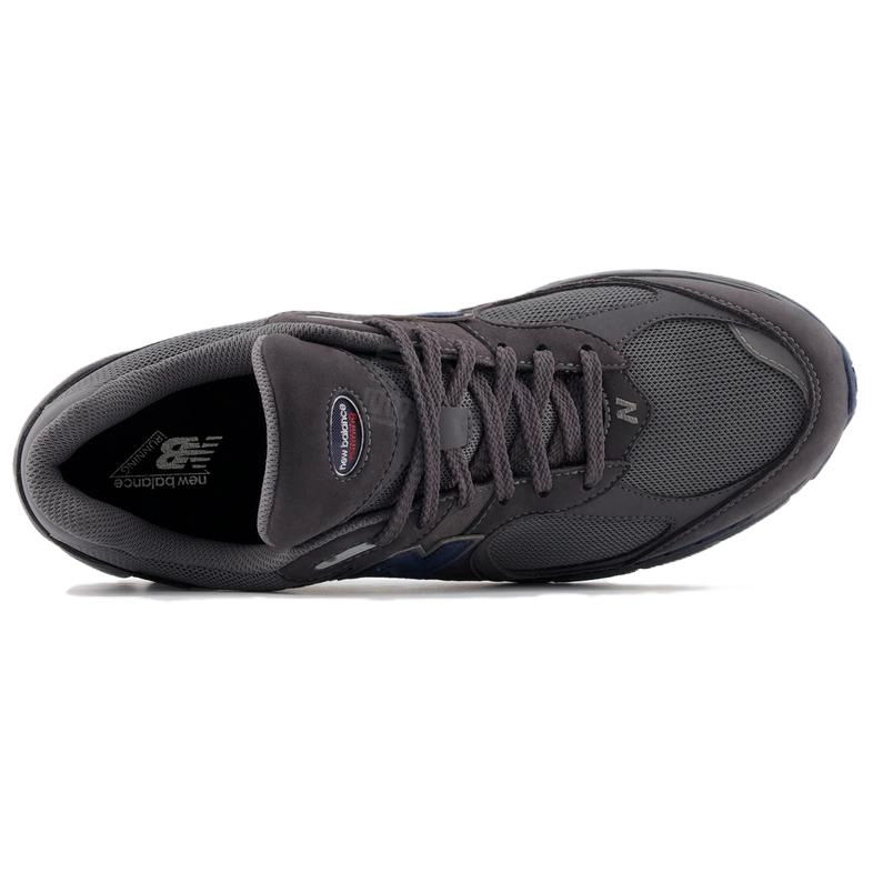 New Balance NB 2002R