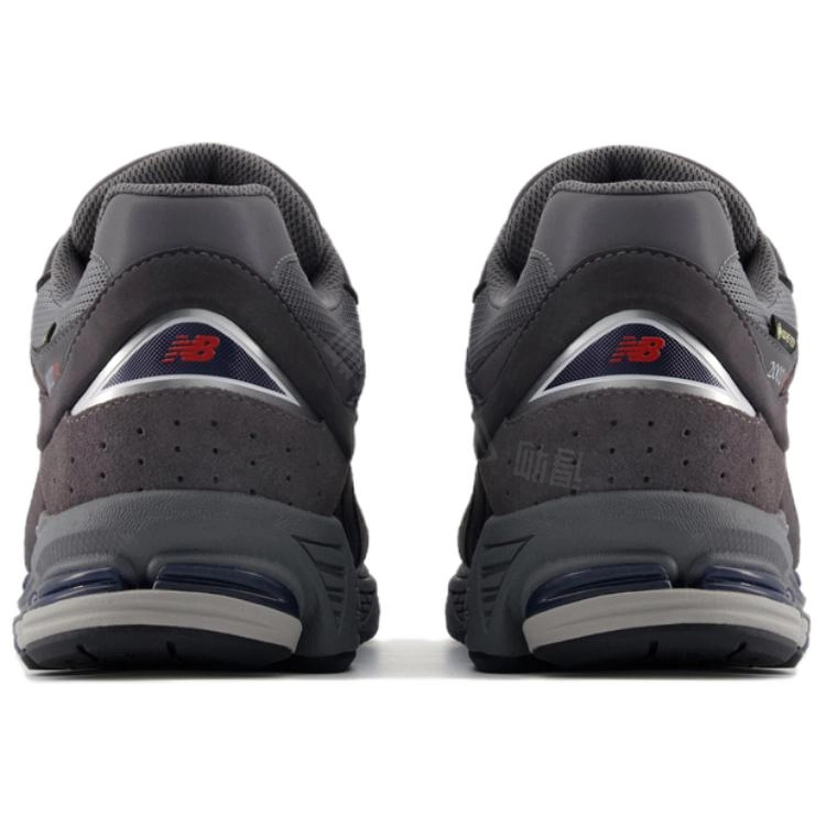 New Balance NB 2002R