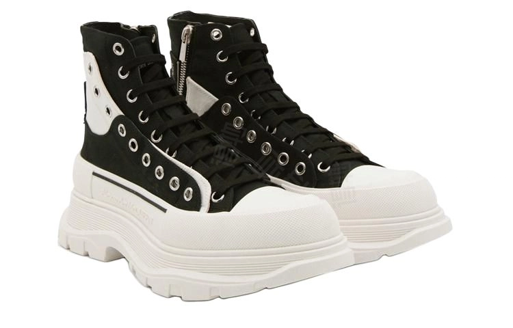 Alexander McQueen Swetry i kamizelki sportowe Slick