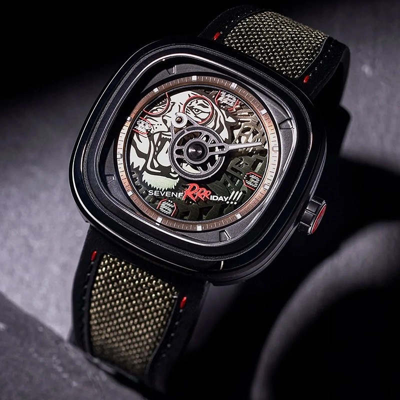 SEVENFRIDAY T 45.6mm T304