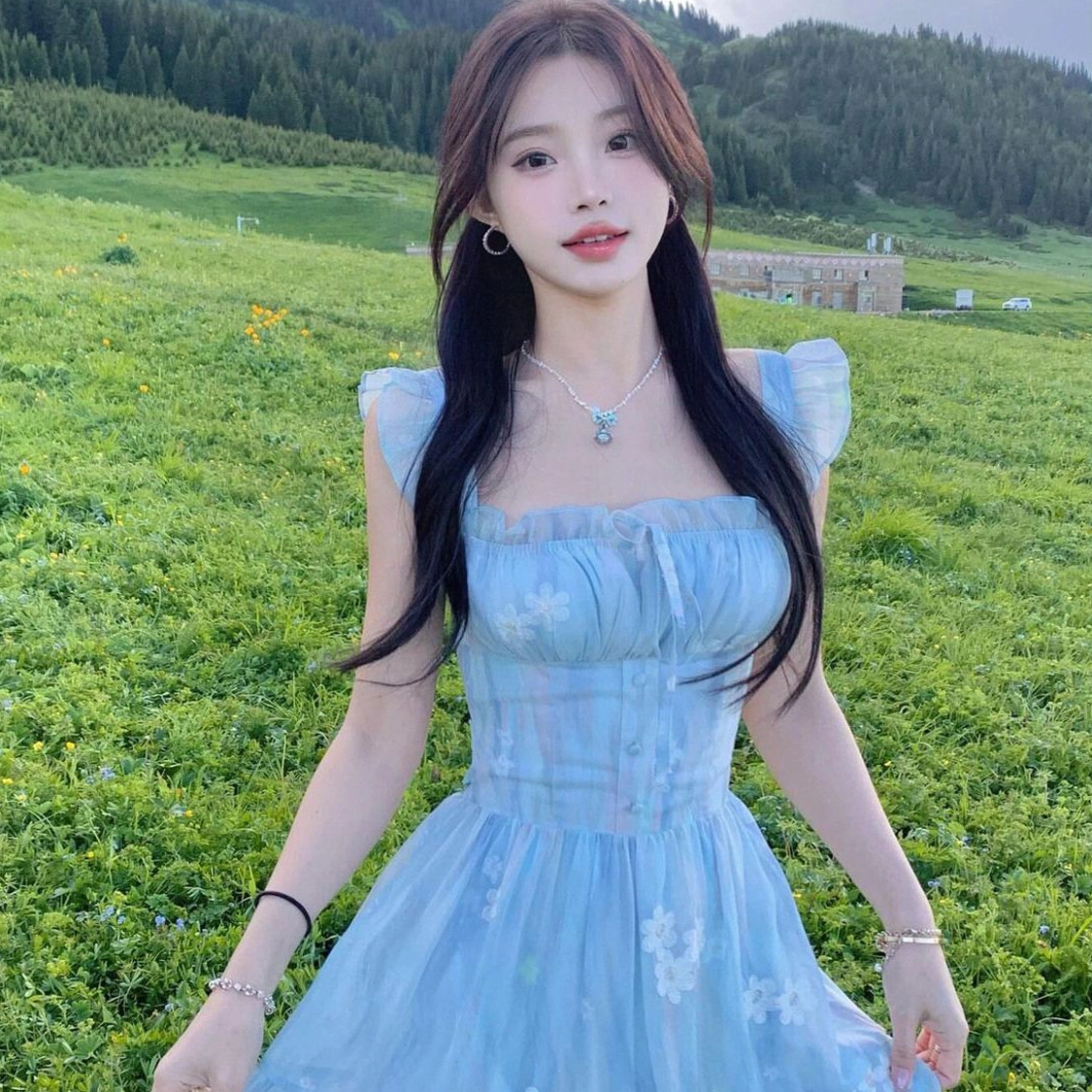 果瑱 乖乖女穿搭甜美少女极简主义法式小清新刺绣小花露背海岛度假旅游出片长裙短袖连衣裙 女款