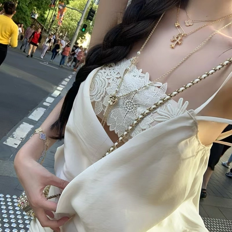 果瑱 时尚舒适性感辣妹风百搭简约性感镂空立体绣花系绳抽褶修身显瘦舒适透气气质优雅高级设计感镂空吊带连衣裙 女款