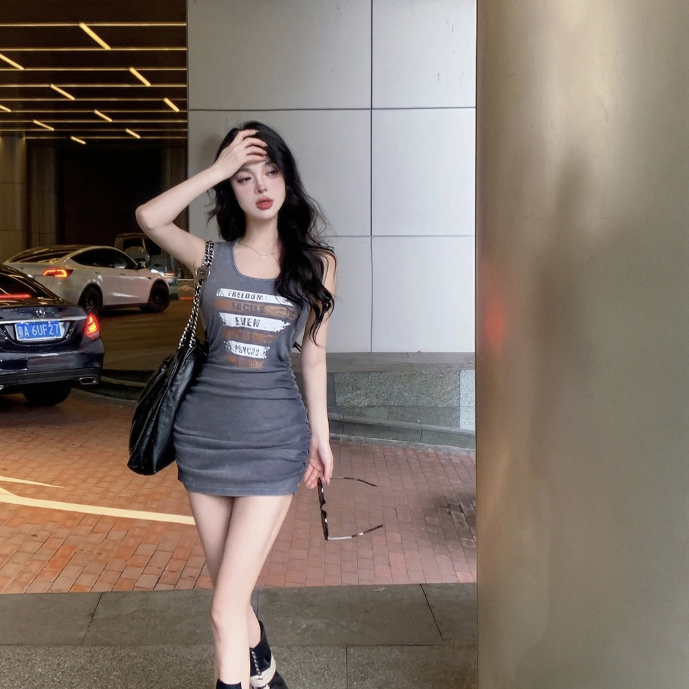 果瑱 性感辣妹美式印花别致撞色字母气质抽绳收腰显瘦休闲百搭吊带紧身包臀短裙千金风质感穿搭复古风格修身显瘦百搭无袖连衣裙 女款