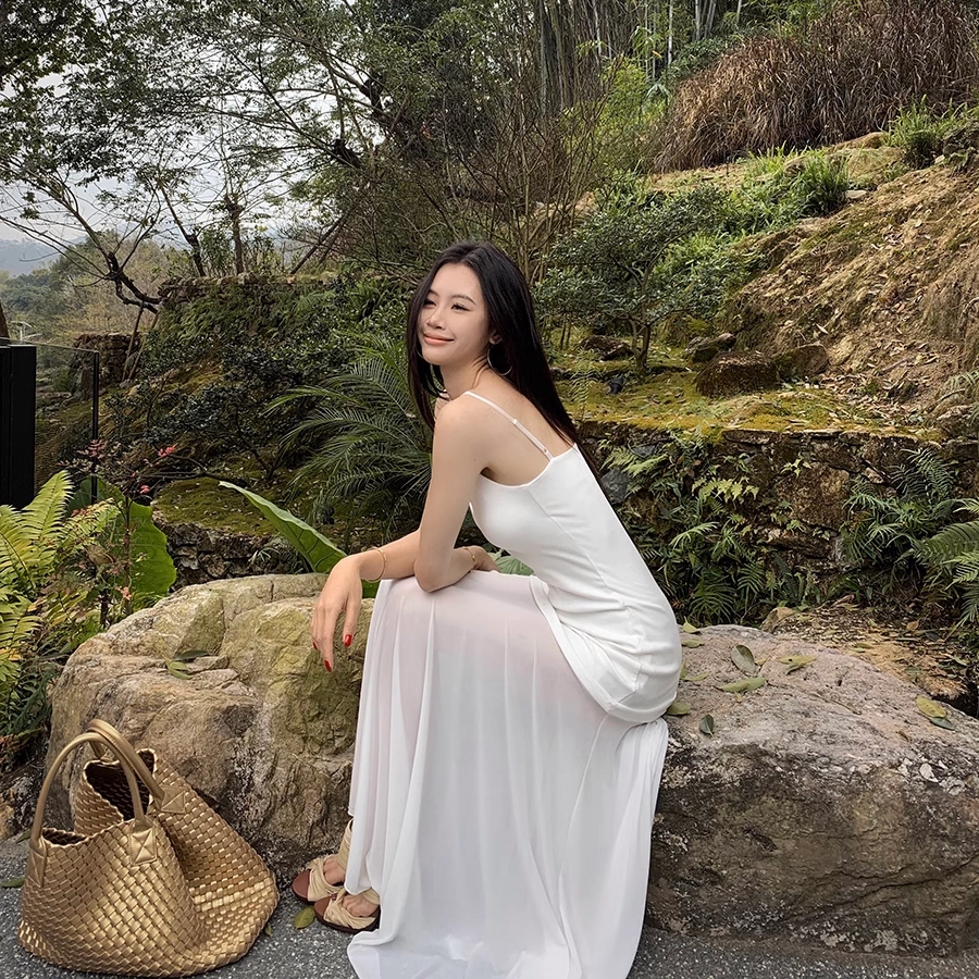果瑱 法式慵懒风海边度假穿搭高级感时尚舒适仙女气质清冷艺术系拼接网纱吊带连衣裙 女款
