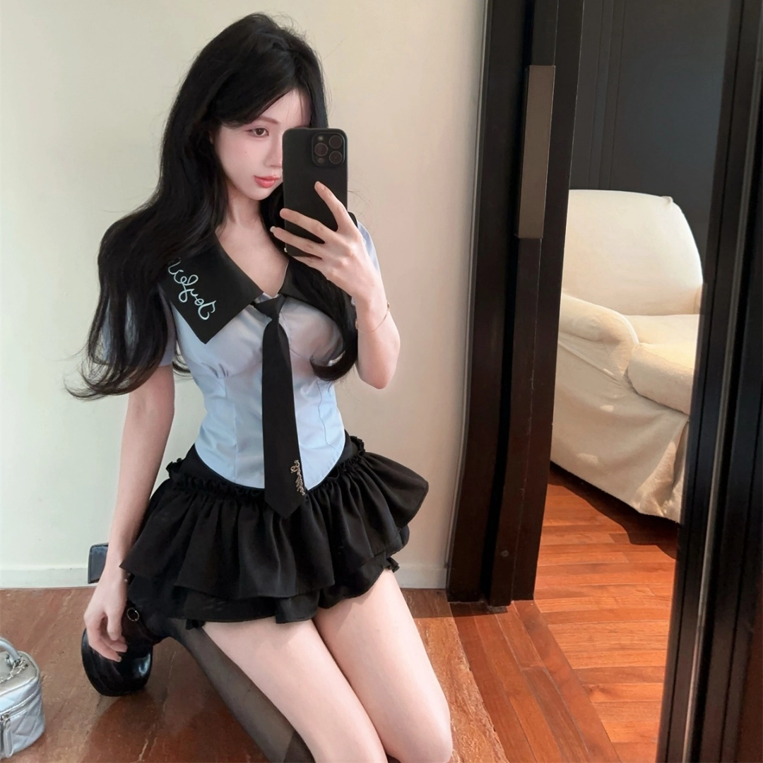 果瑱 日系甜美学院风小众设计感修身短袖上衣高腰简约舒适短裙裙装套装 女款