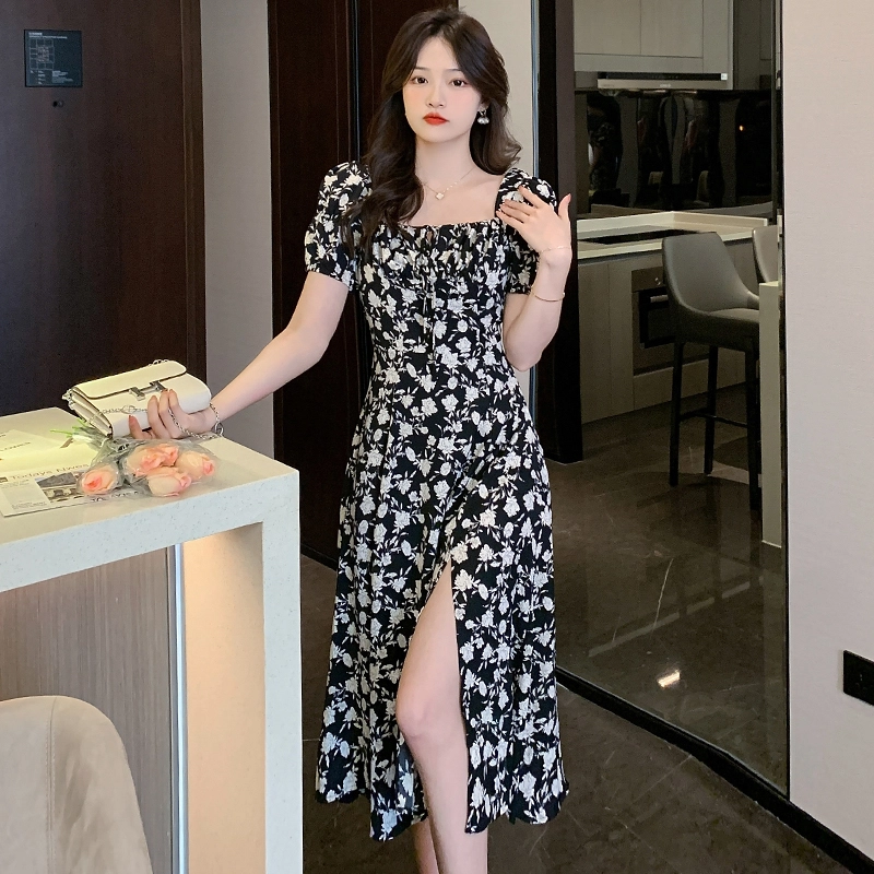 果瑱 法式高级感性感辣妹穿搭甜酷小众黑色碎花方领泡泡袖高开叉设计遮肉显瘦中长裙短袖连衣裙 女款