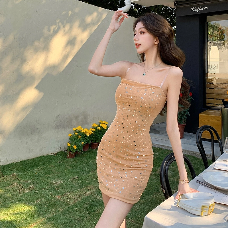 果瑱 重工镶钻纯正性感辣妹设计感抹胸亮片女夏季修身显瘦辣妹高级法式亮闪闪潮流时尚纯欲感轻奢包臀短裙吊带连衣裙 女款