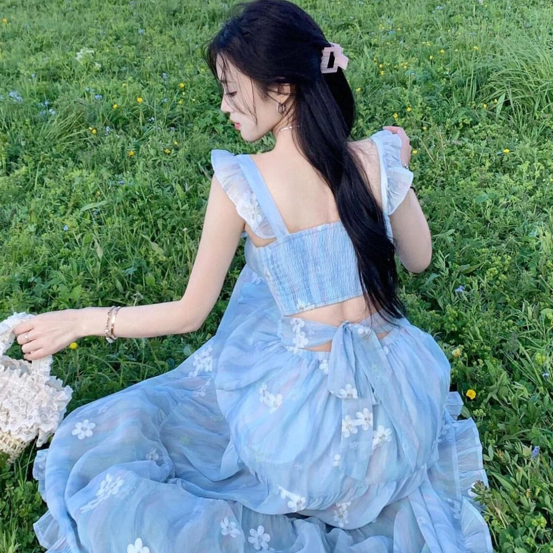 果瑱 乖乖女穿搭甜美少女极简主义法式小清新刺绣小花露背海岛度假旅游出片长裙短袖连衣裙 女款