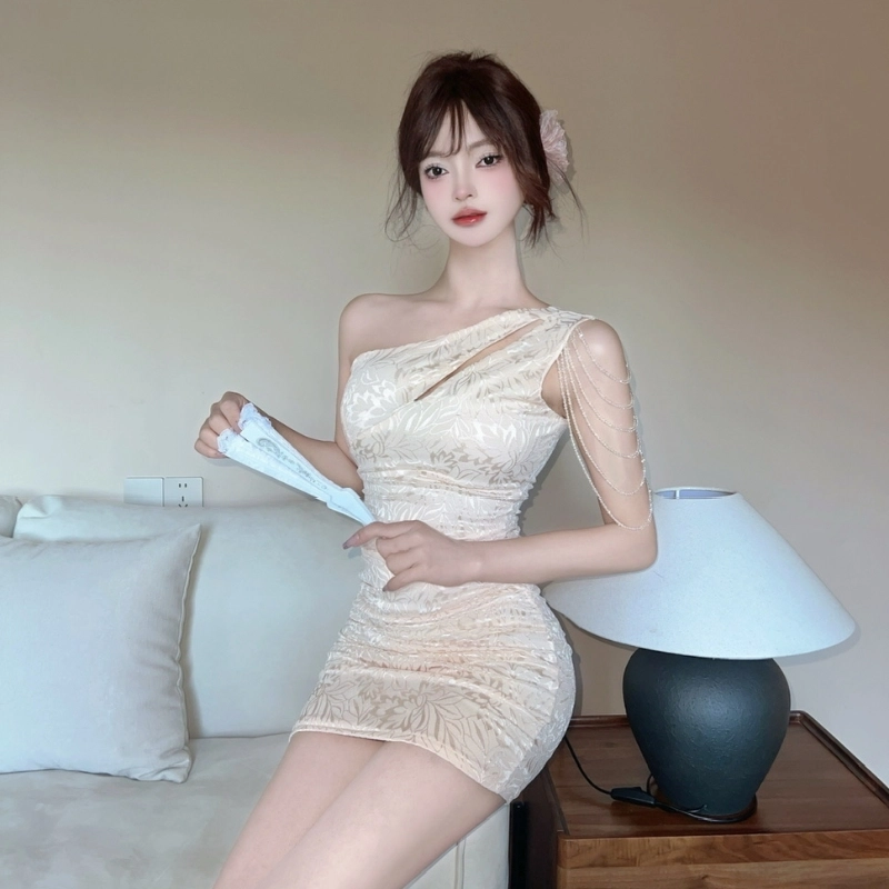 果瑱 法式纯欲性感单肩抹胸高级感高端宴会气质紧身收腰礼服短裙修身显瘦可爱甜美超仙设计感海边度假吊带连衣裙 女款