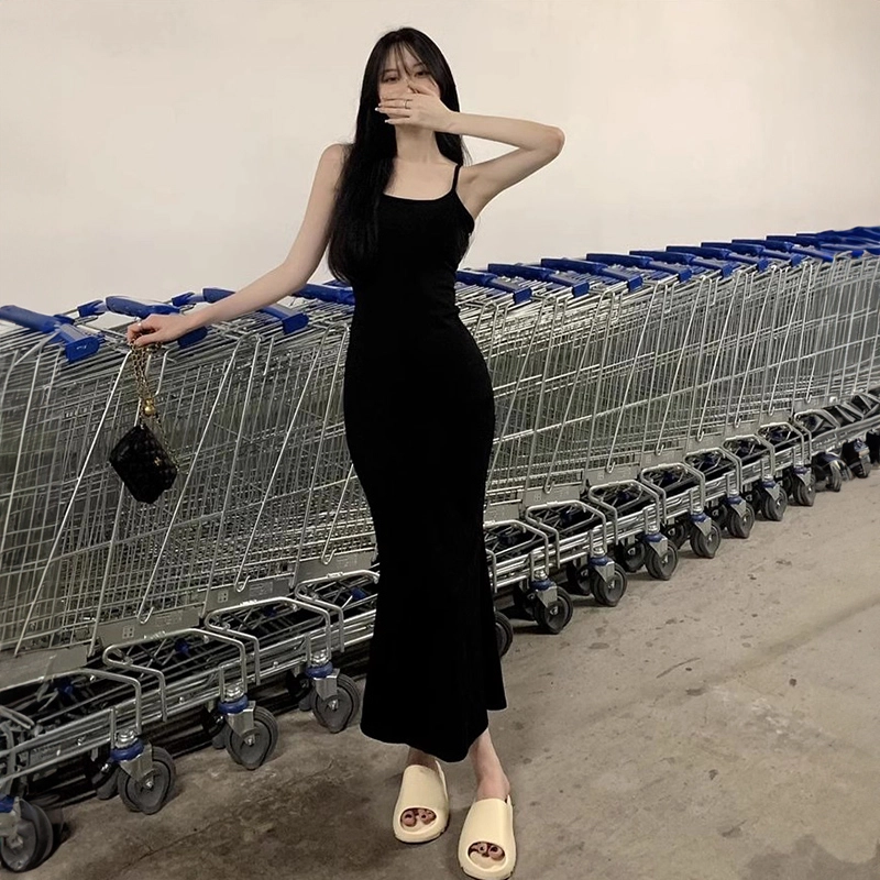 美力城 美式性感纯欲修身收腰包臀无袖裙子纯色显气质吊带连衣裙 女款