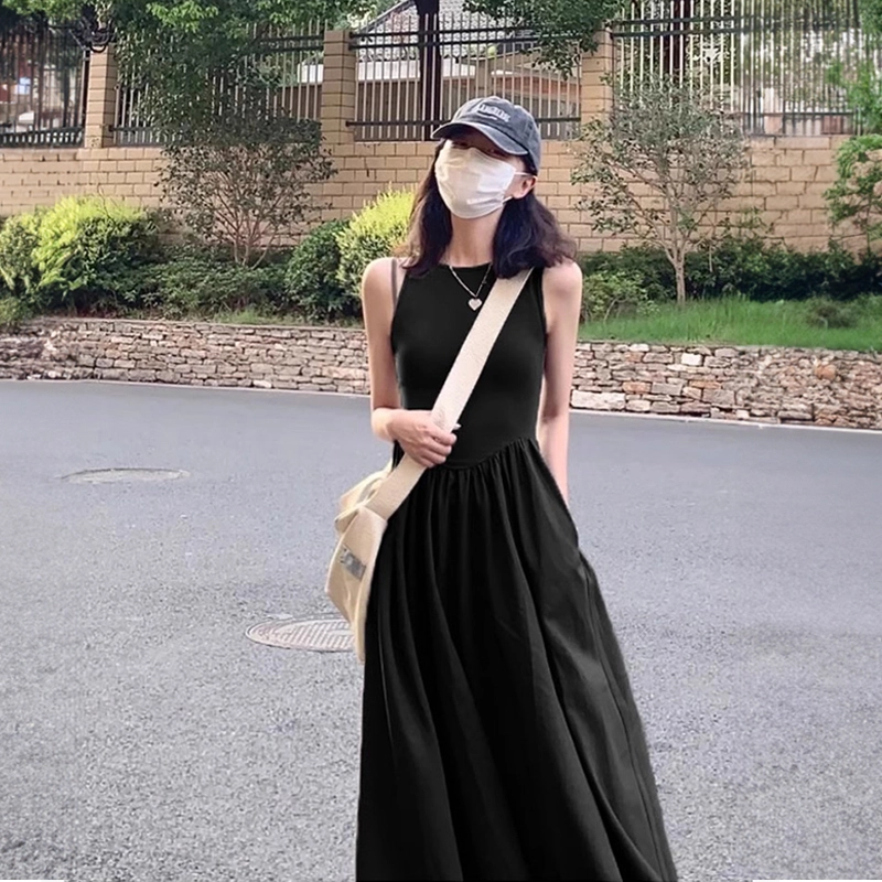 美力城 法式收腰修身气质高级感纯色圆领套头小众拼接长款无袖连衣裙 女款 黑色