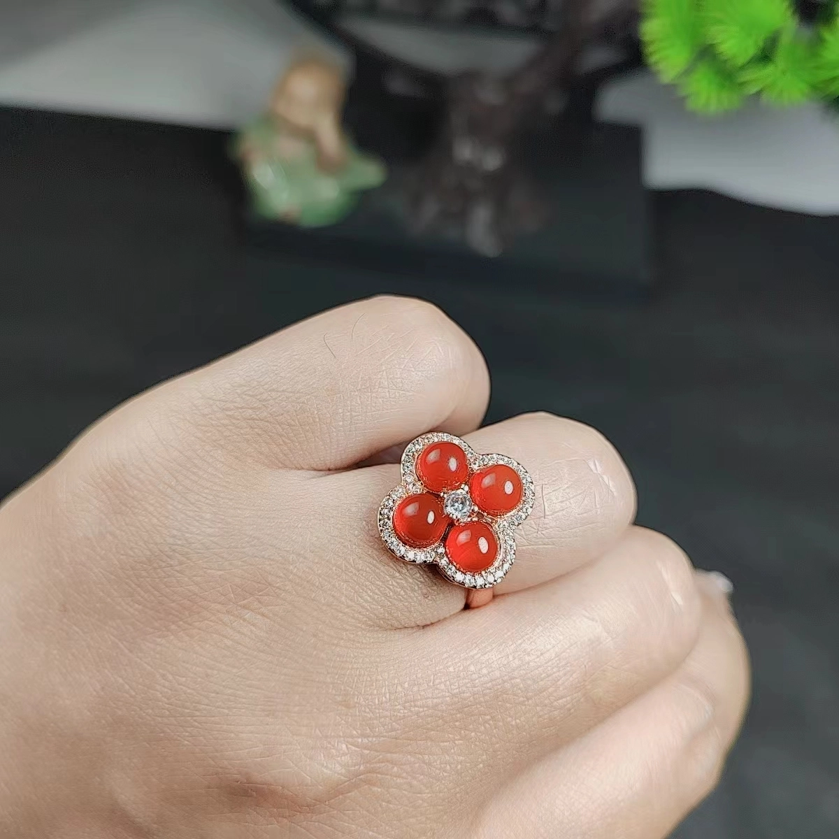 赐帛 轻奢简约精致红色玉髓玛瑙戒指复古中国风四叶草女士戒指