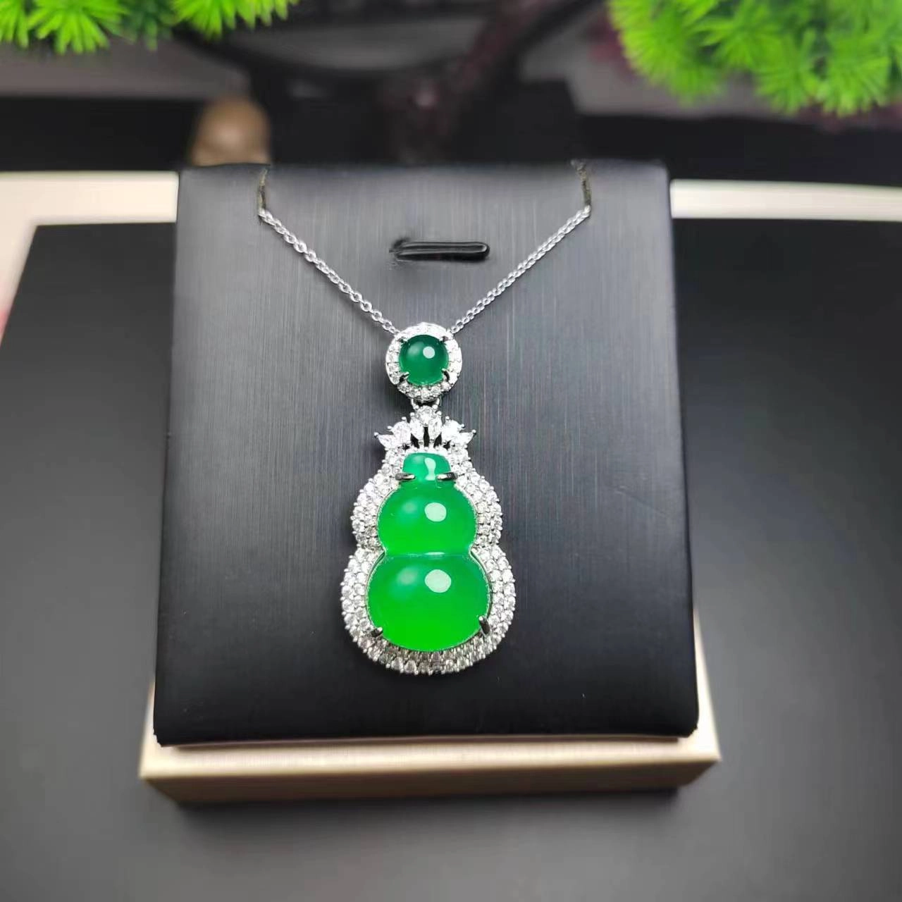 赐帛 轻奢国潮薄荷绿玉髓玛瑙葫芦吊坠 福禄寿 福寿双全 小众简约时尚 招财纳福平安 女士 玉石项链