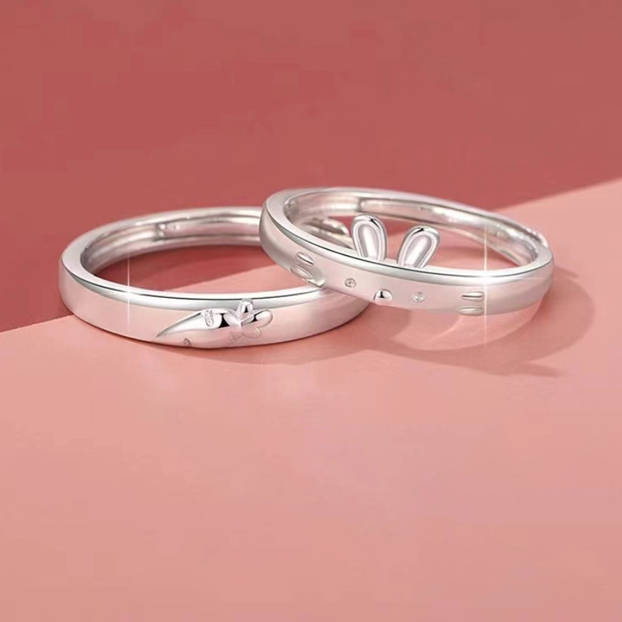 925