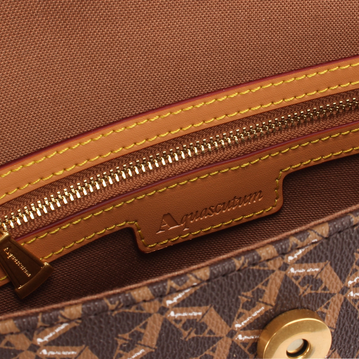 AQUASCUTUM PVC