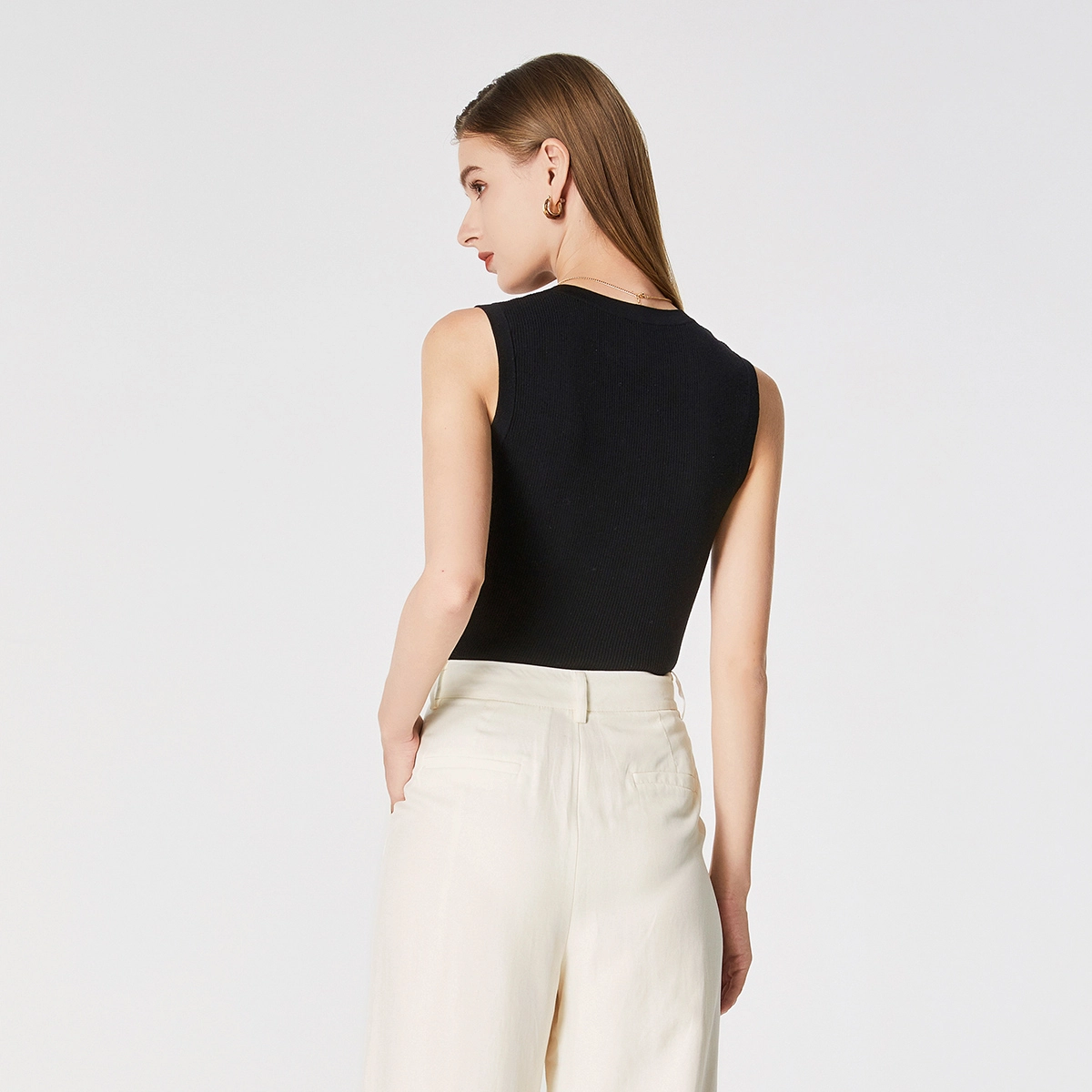 NINE WEST V