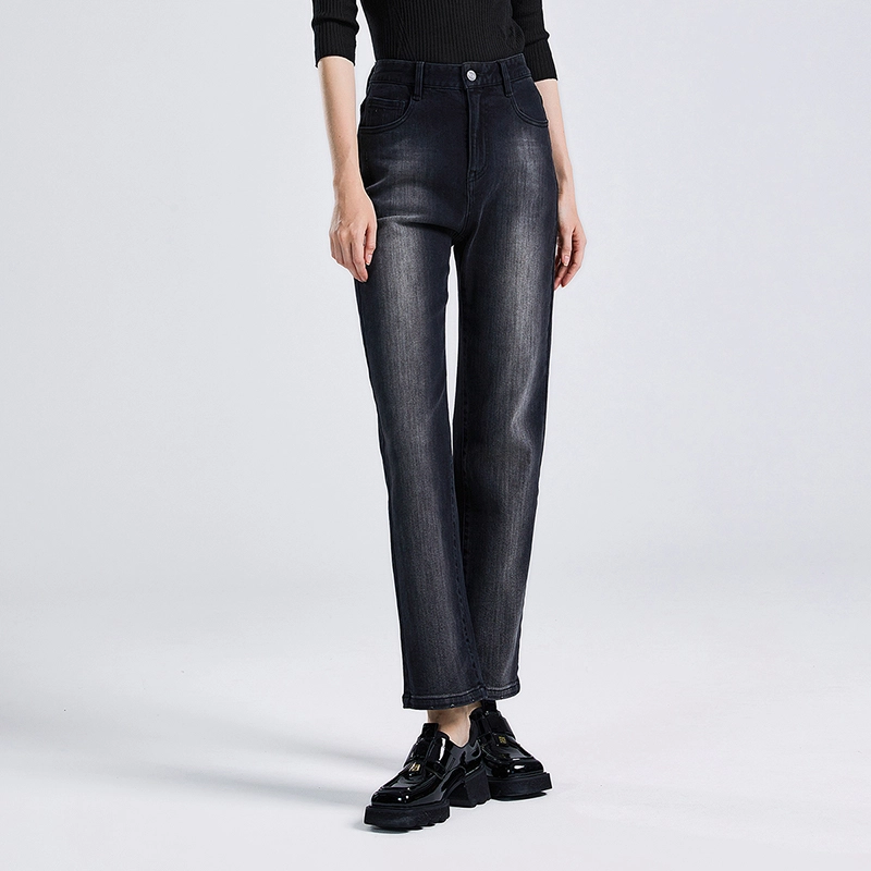 NINE WEST