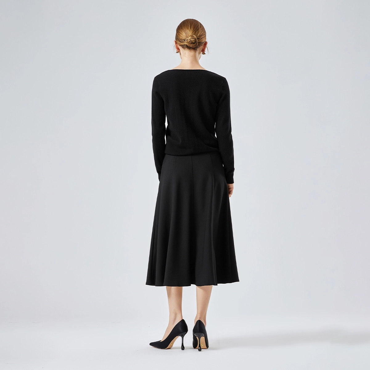 NINE WEST V