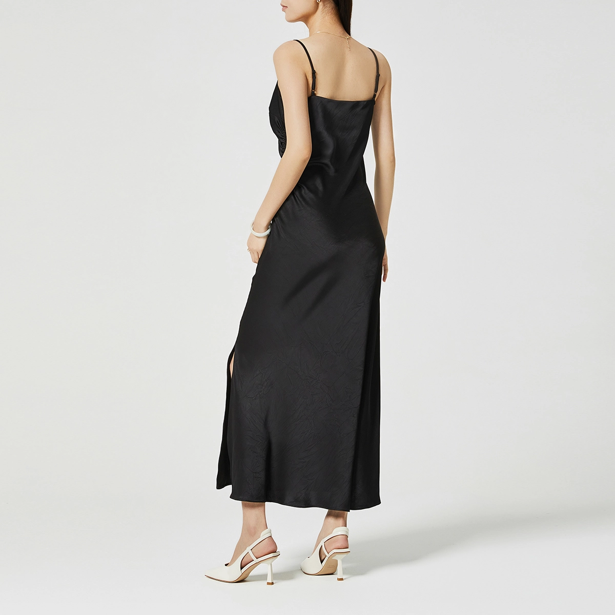 NINE WEST V