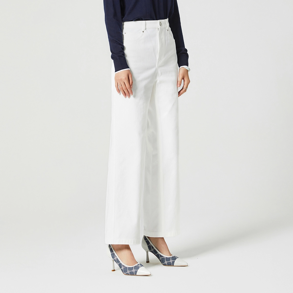 NINE WEST
