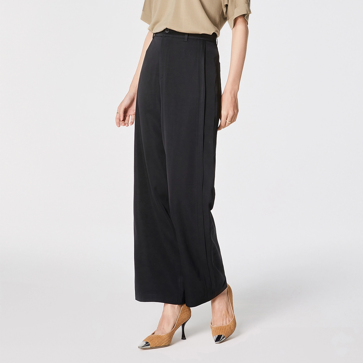NINE WEST