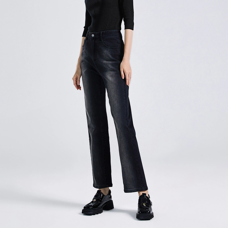 NINE WEST