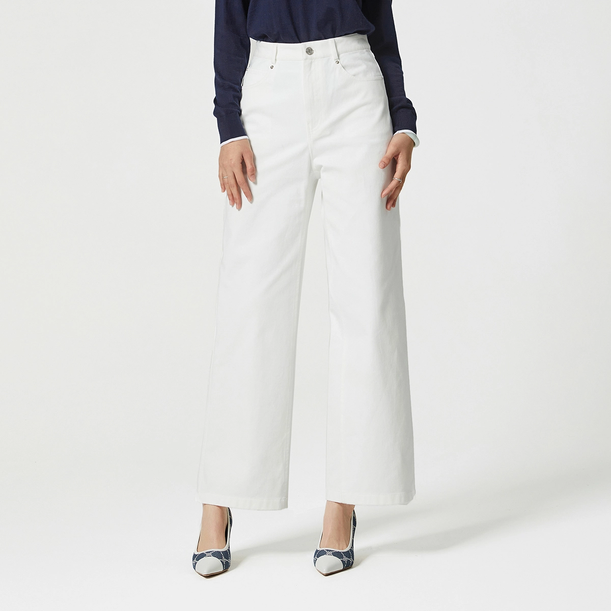 NINE WEST