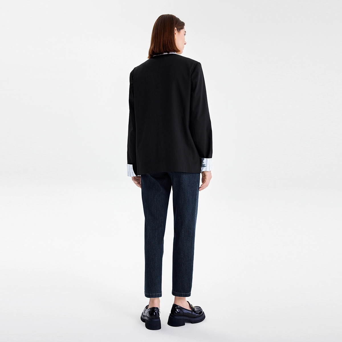 NINE WEST V
