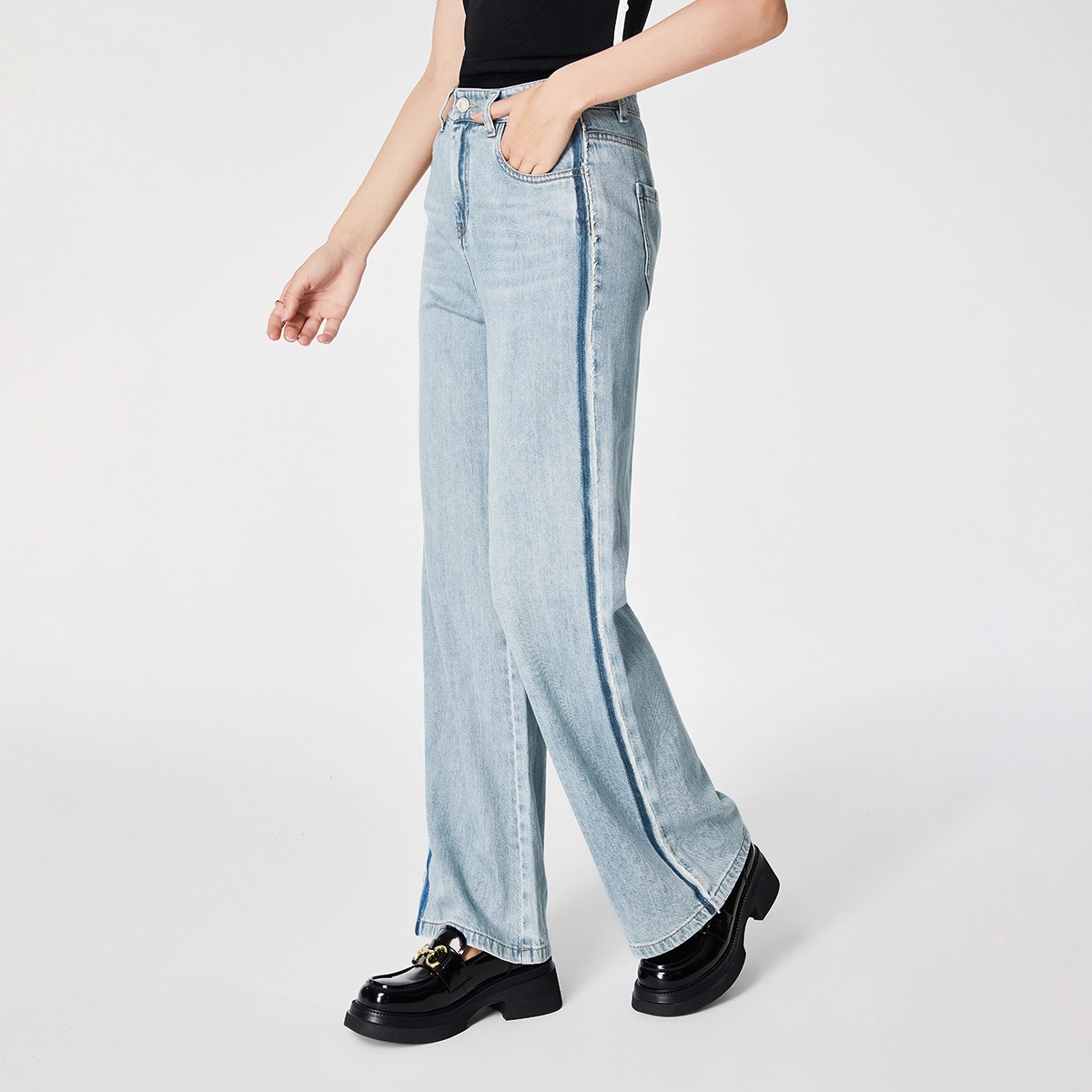 NINE WEST