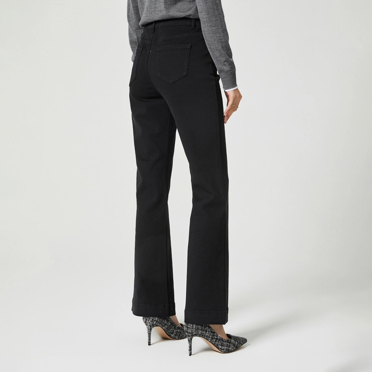 NINE WEST
