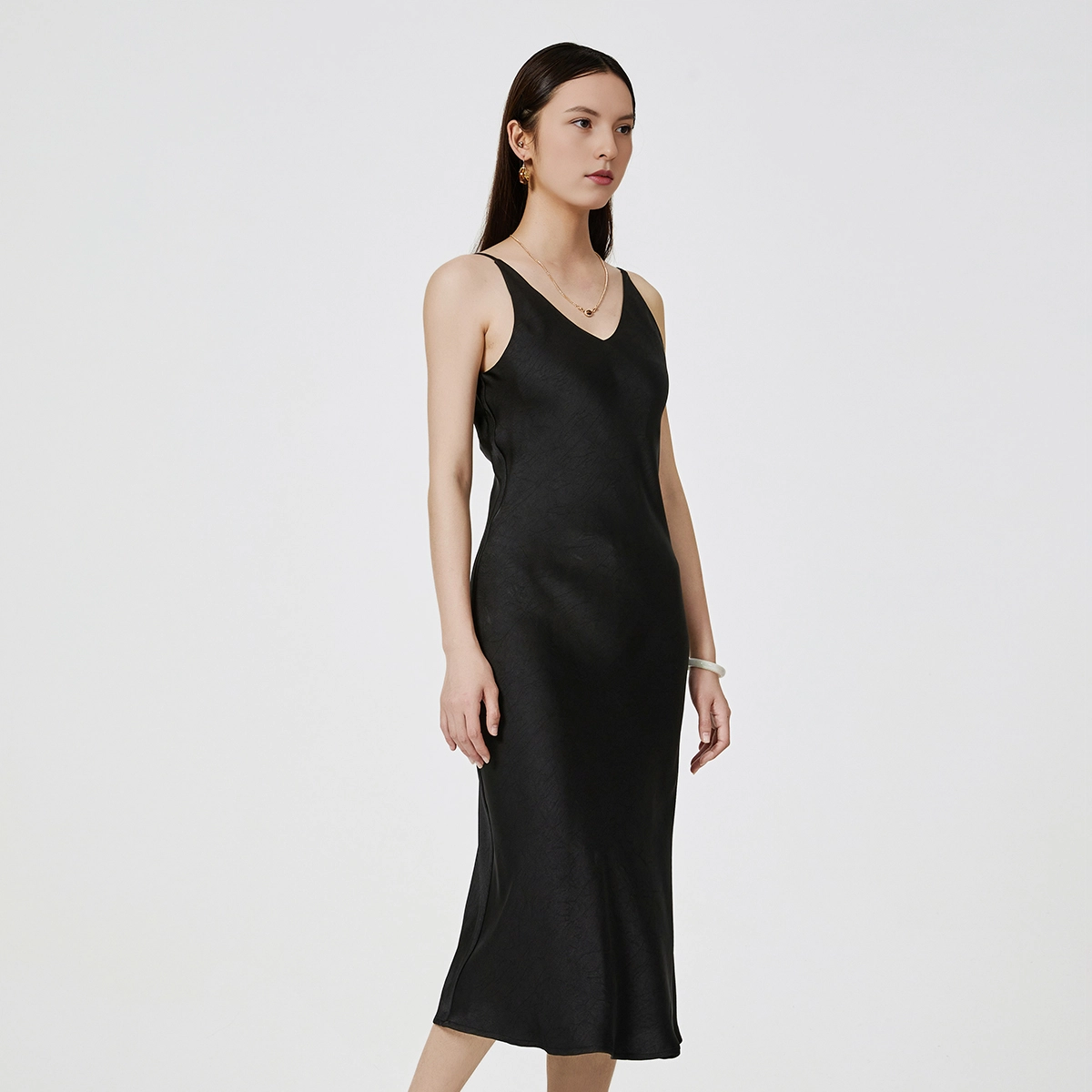 NINE WEST V