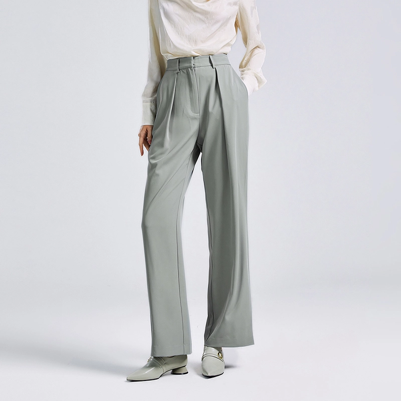 NINE WEST
