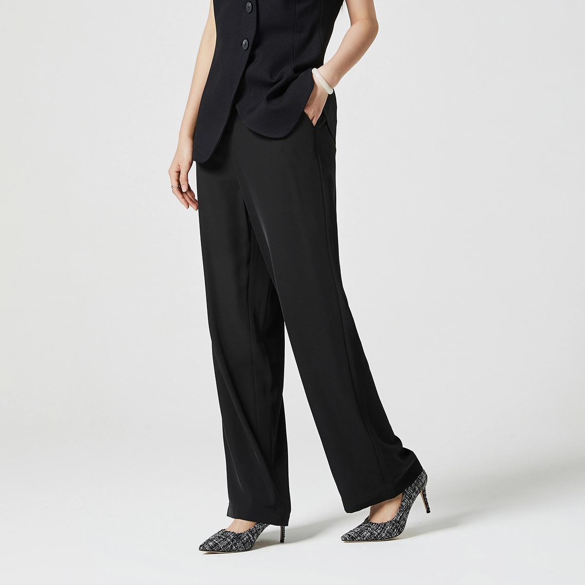 NINE WEST