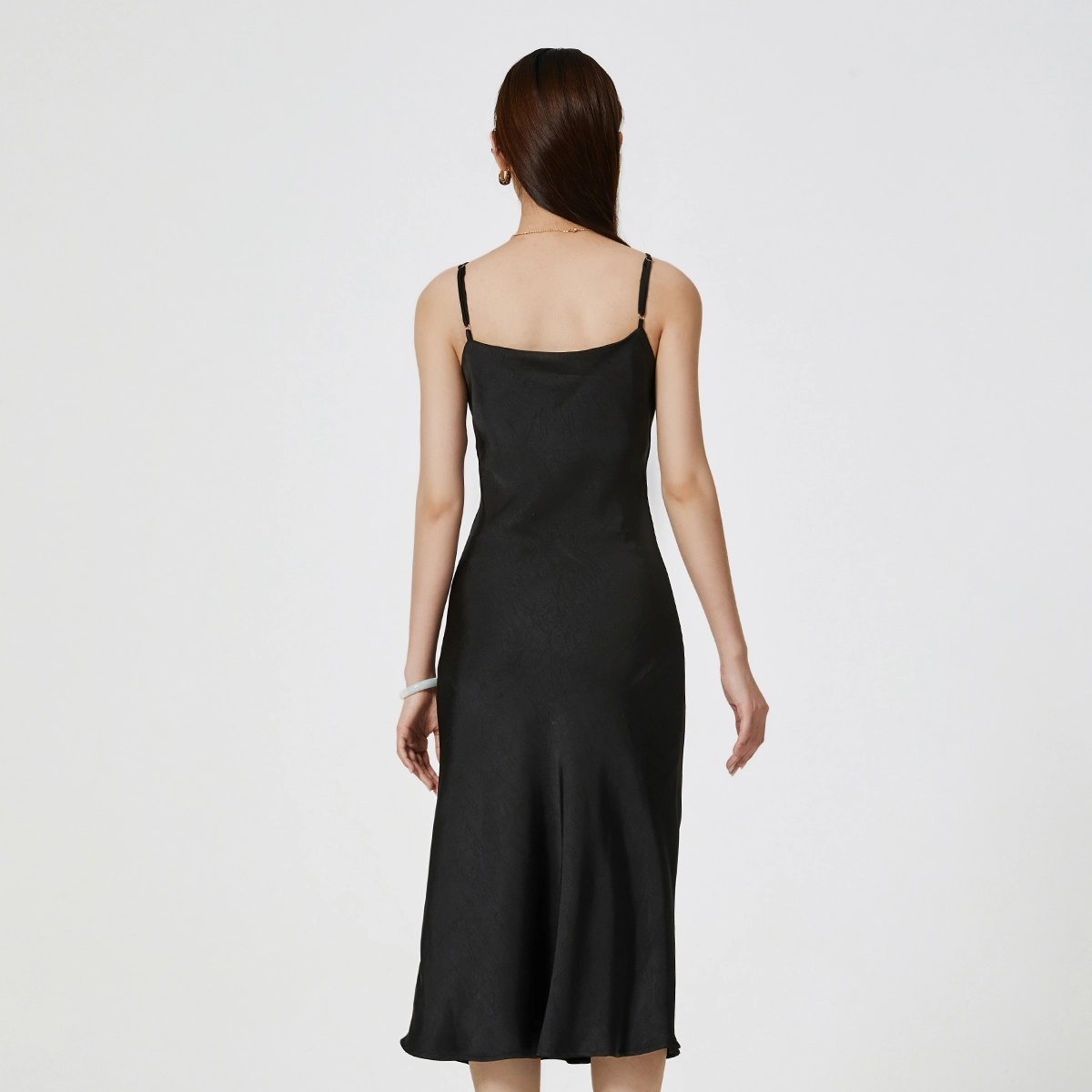 NINE WEST V