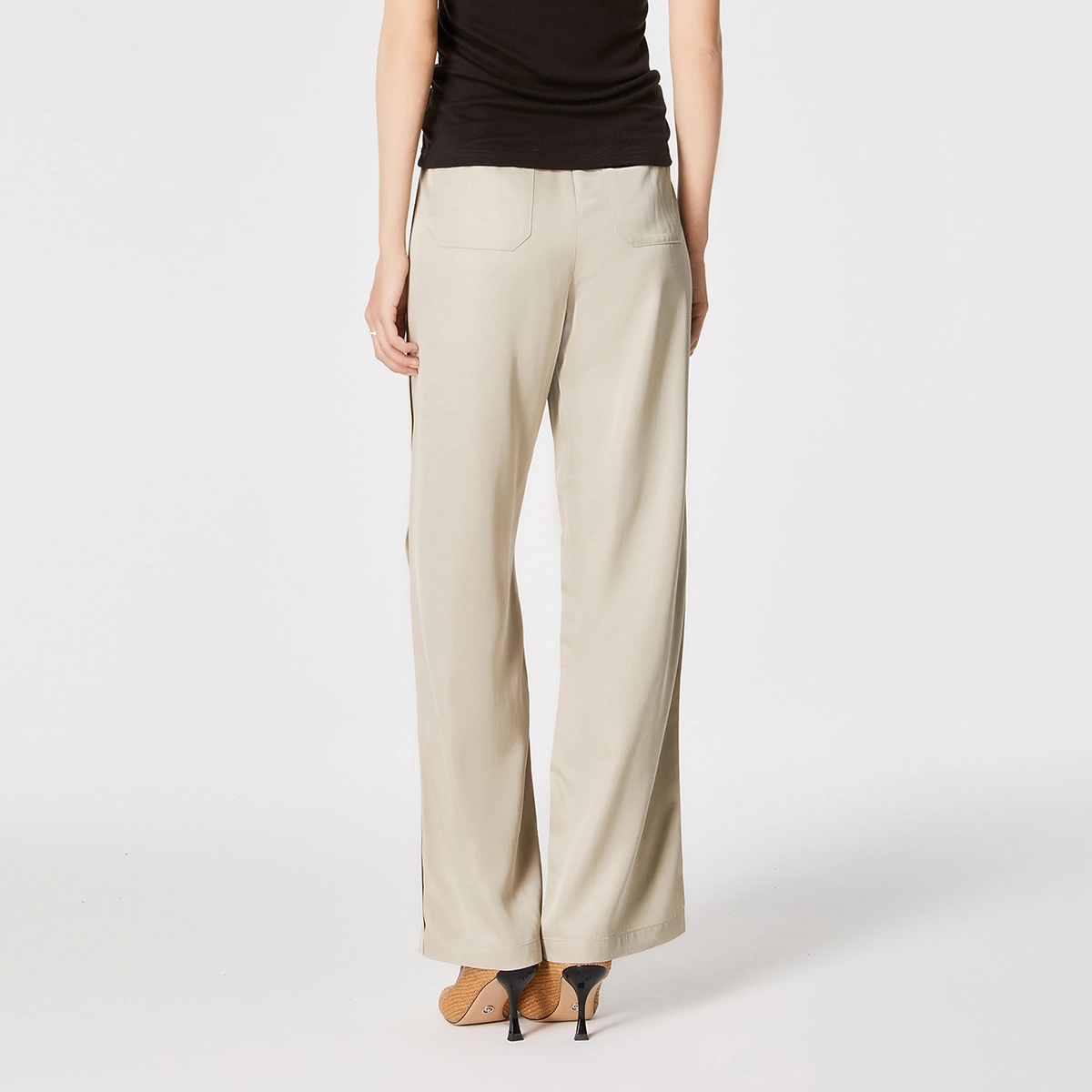 NINE WEST