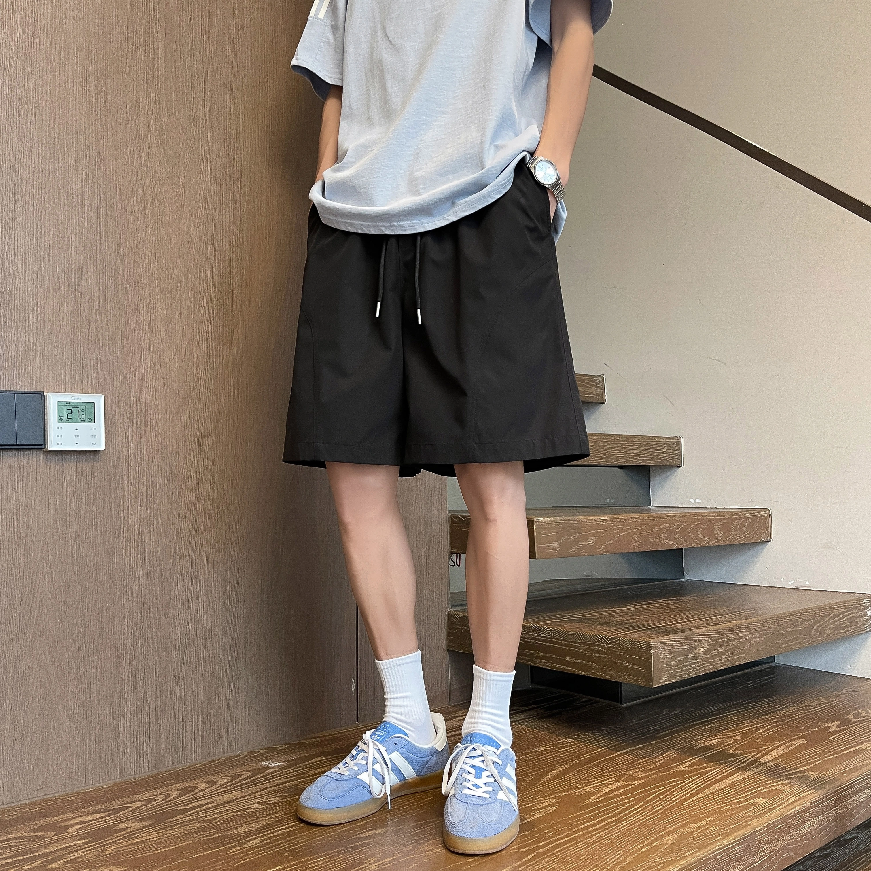 AWAO