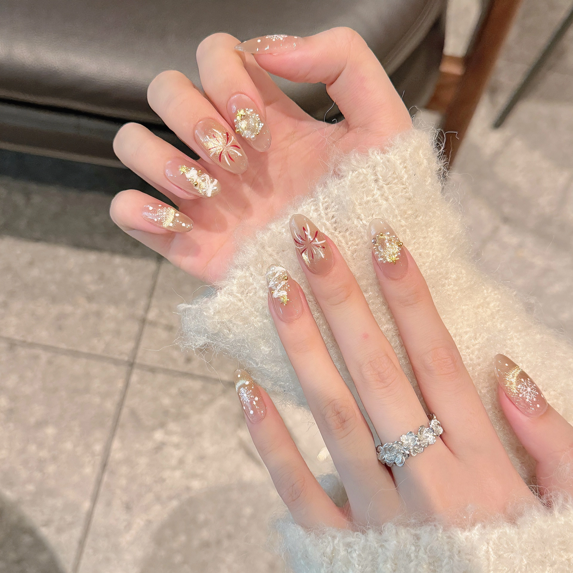 韵月乔 卡通可爱雪花烟花  穿戴甲 杏仁温柔渐变 爆闪