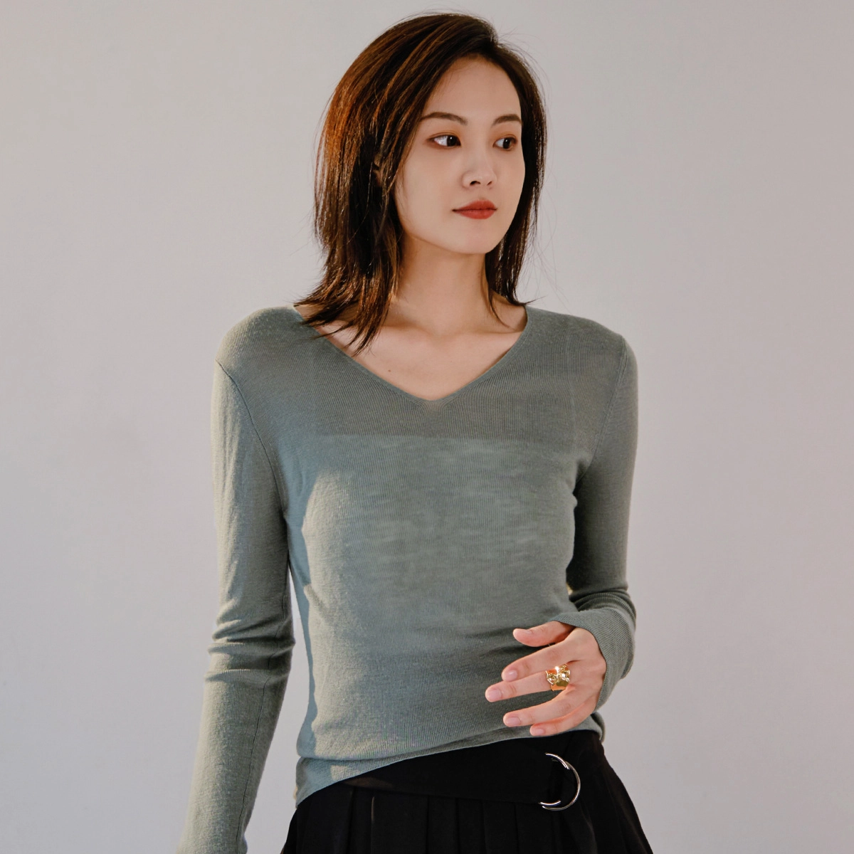 V