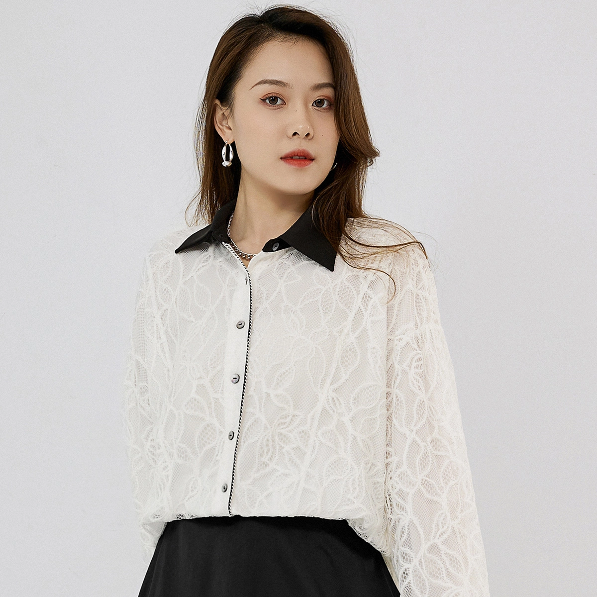 美洋 伦敦花市 浪漫优雅撞色立体蕾丝长袖衬衫 女款