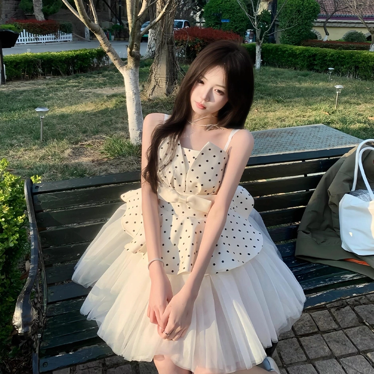 依钗 法式拼接网纱芭蕾风收腰蓬蓬短裙尽显夏日绝美初恋感吊带连衣裙 女款