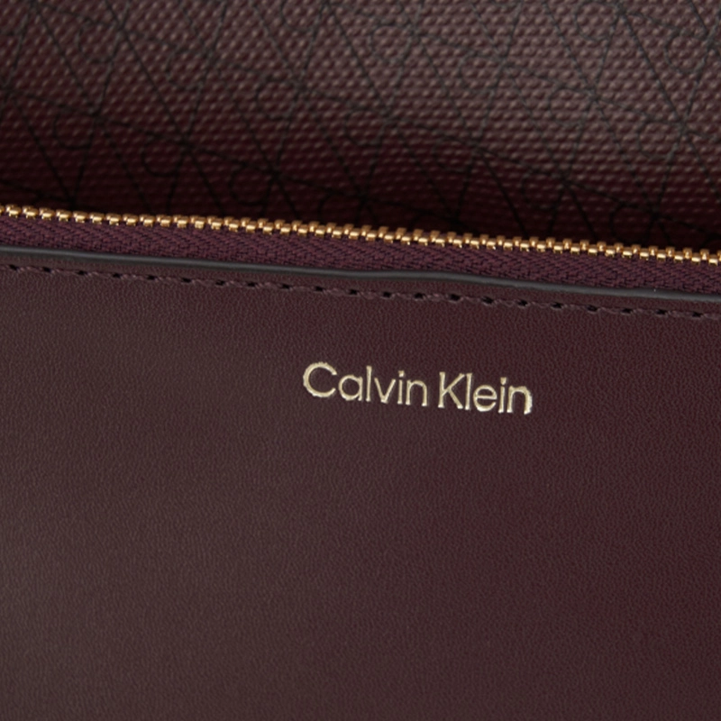 CALVIN KLEIN