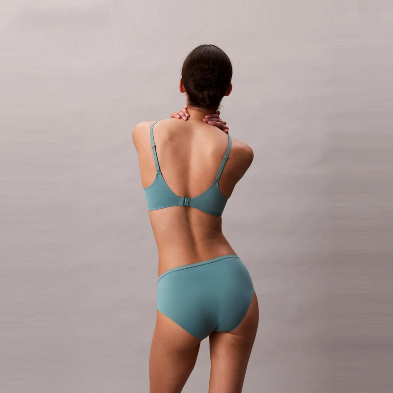 CALVIN KLEIN V
