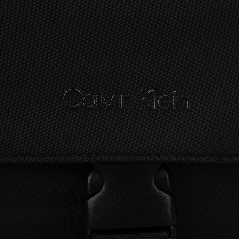 CALVIN KLEIN