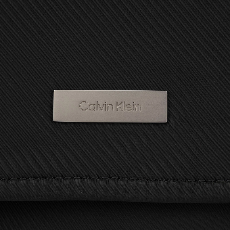 CALVIN KLEIN