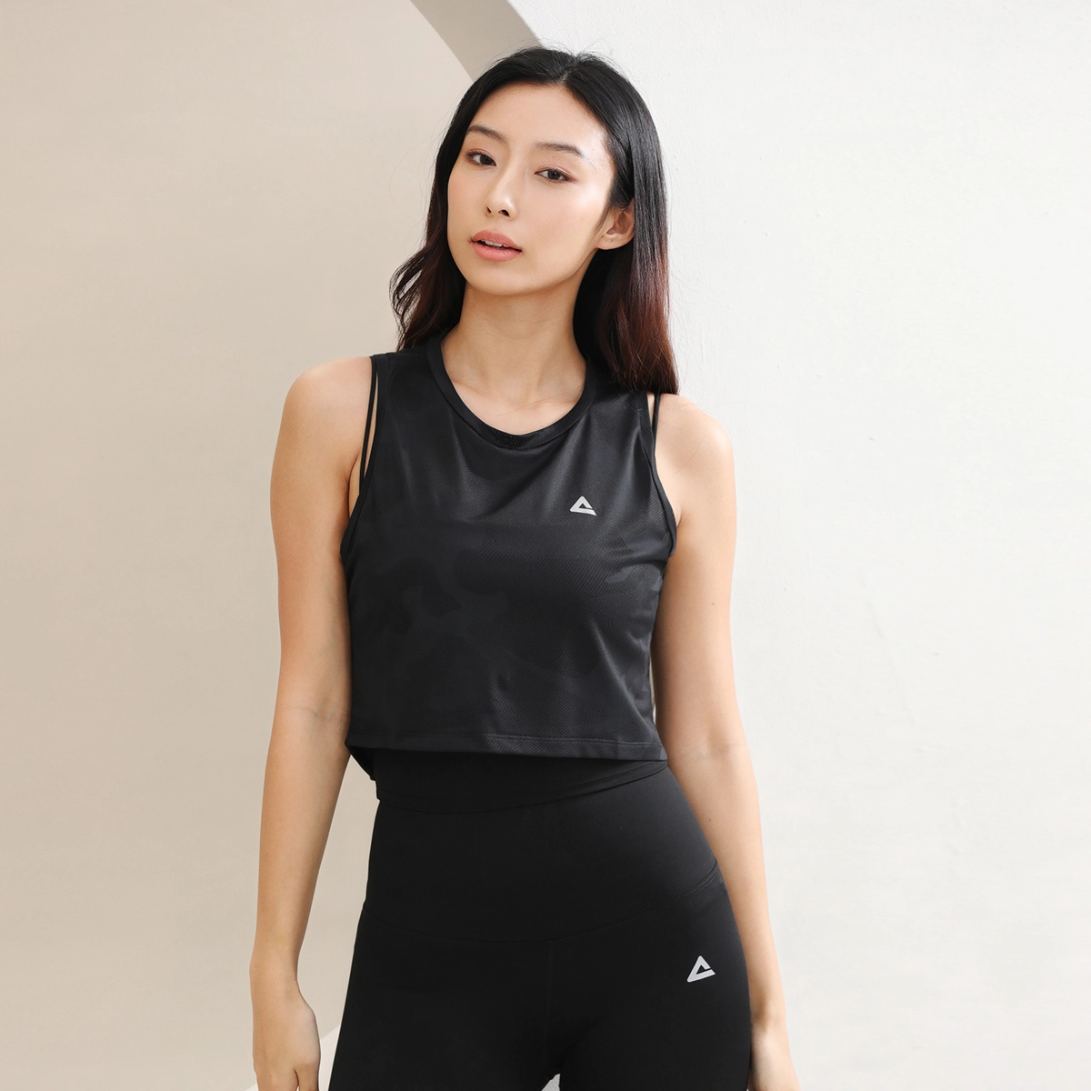 匹克 纯色连帽夹克修身打底九分裤运动圆领背心健身套装 女款
