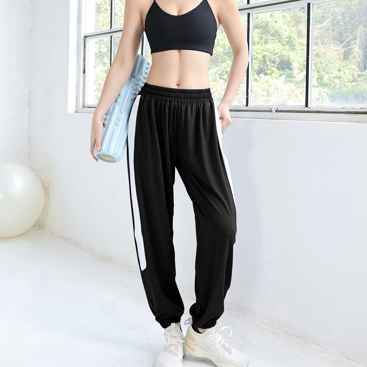 匹克 瑜伽服健身运动服蓝色背心黑白运动裤健身套装 女款