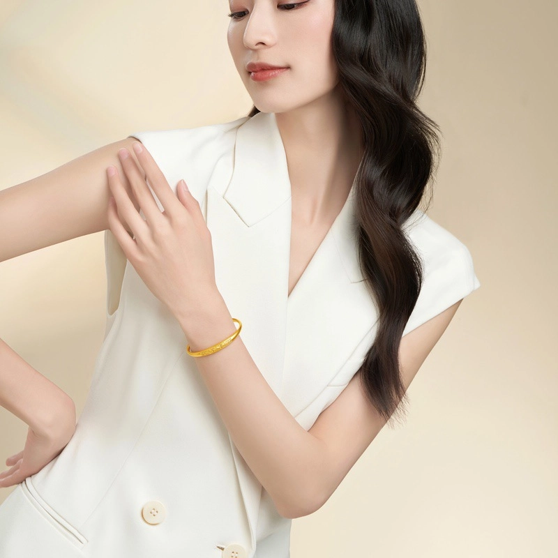 周大福 经典传承系列双龙纳福贵妃镯福镯 足金 计价金 黄金手镯 女款 赠专属礼盒