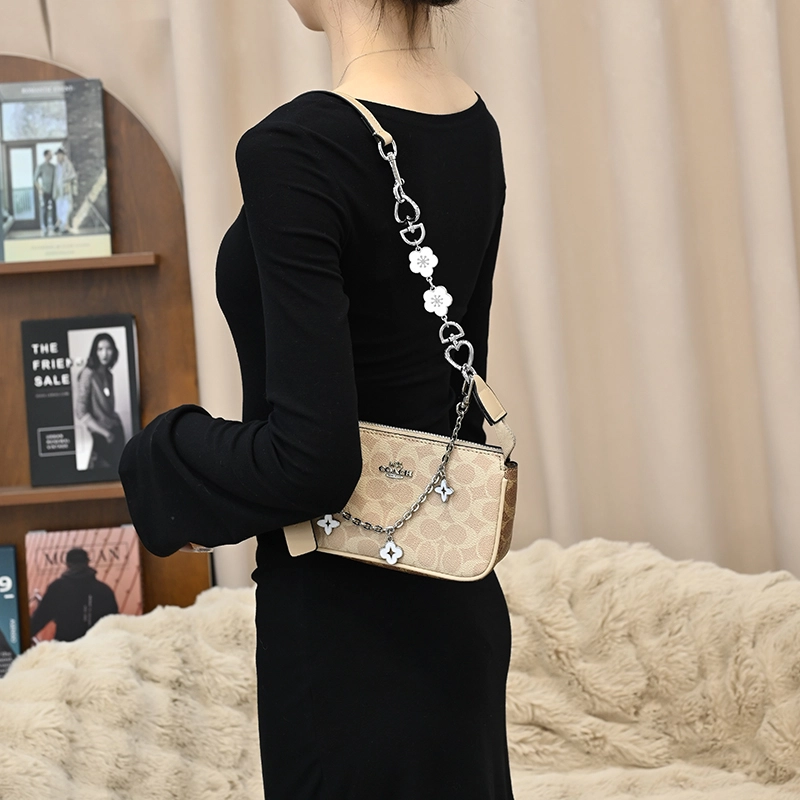 GUYI CoachNolita19